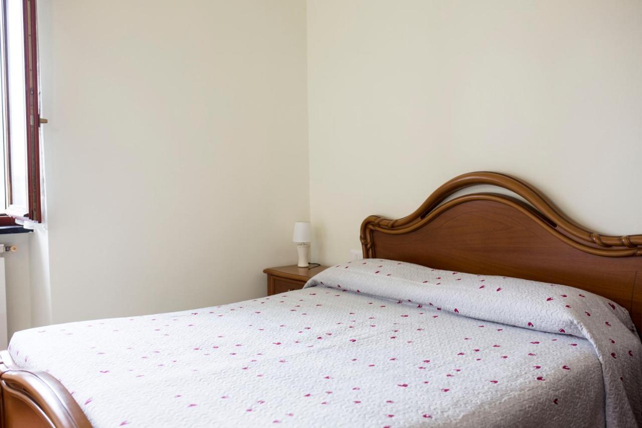Casa Vacanze Tra Le Mura 레반토 외부 사진